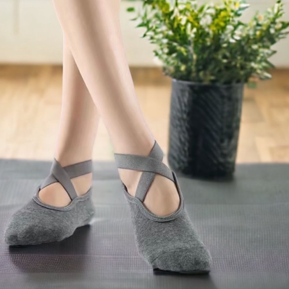 YOGA SOCKS WITH NON SLIP GRIPS COTTON PILATES SOCKS NON SKID PURE BARRE SOCKS